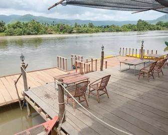 Yellow Sun Hostel - Kampot