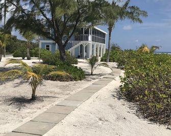 The Rock House With Private Beach On Little Cayman - Little Cayman - Outdoors view