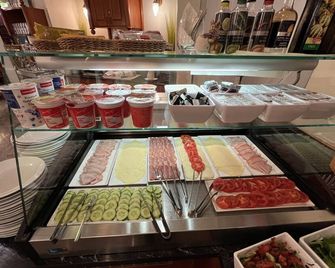 Suite Hotel 900 m zur Oper - וינה - בופה