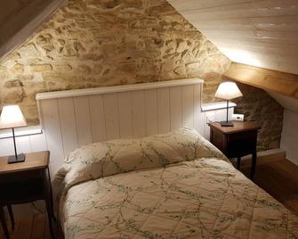 House, Central Village location, near cafe/boulangerie, 300m from coast. - Saint-Armel