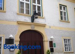 Schloss Gumpoldskirchen - Gumpoldskirchen - Bâtiment