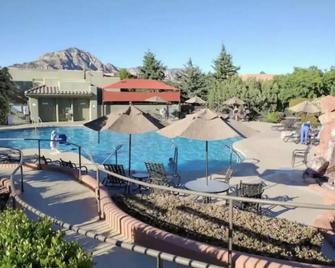 Beautiful 2 Bedroom Suite in Sedona - Sedona - Bể bơi