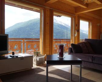 Chalet panoramic view in the sun, terrace, sauna, 4 Valleys domain and trails - Hérémence - Sala de estar