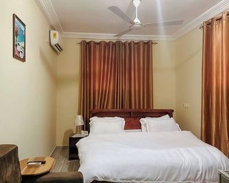 Senalli Hotel - Koforidua - Habitación