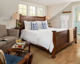 Candleberry Inn on Cape Cod - Brewster
