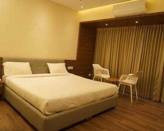 Hotel Bekal International - Kāsaragod - Bedroom