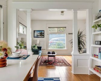 Cozy Georgetown Apartment with powerful A/C - Seattle - Menjador