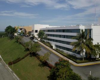 Holiday Inn Villahermosa Aeropuerto - Villahermosa - Bangunan