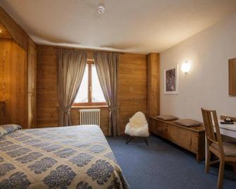 Hotel Ruitor - Arvier - Bedroom