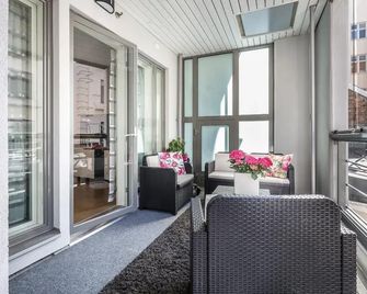 Go Happy Home Apartment Mikonkatu 11 - Helsinki - Balcony