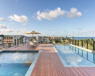 Aptos luxo Praia de Carneiros - Edf Mar de Campas - 50m do mar By BLU stay - Tamandaré - Piscina