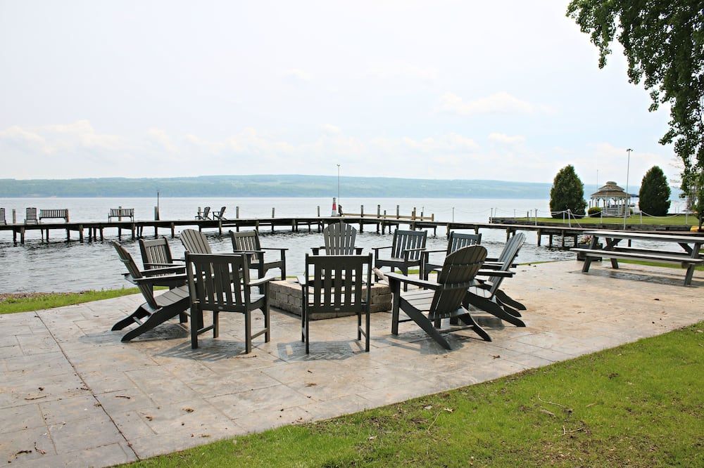 Plum Point Seneca Lake Restaurants With Docks Plum Point Lodge