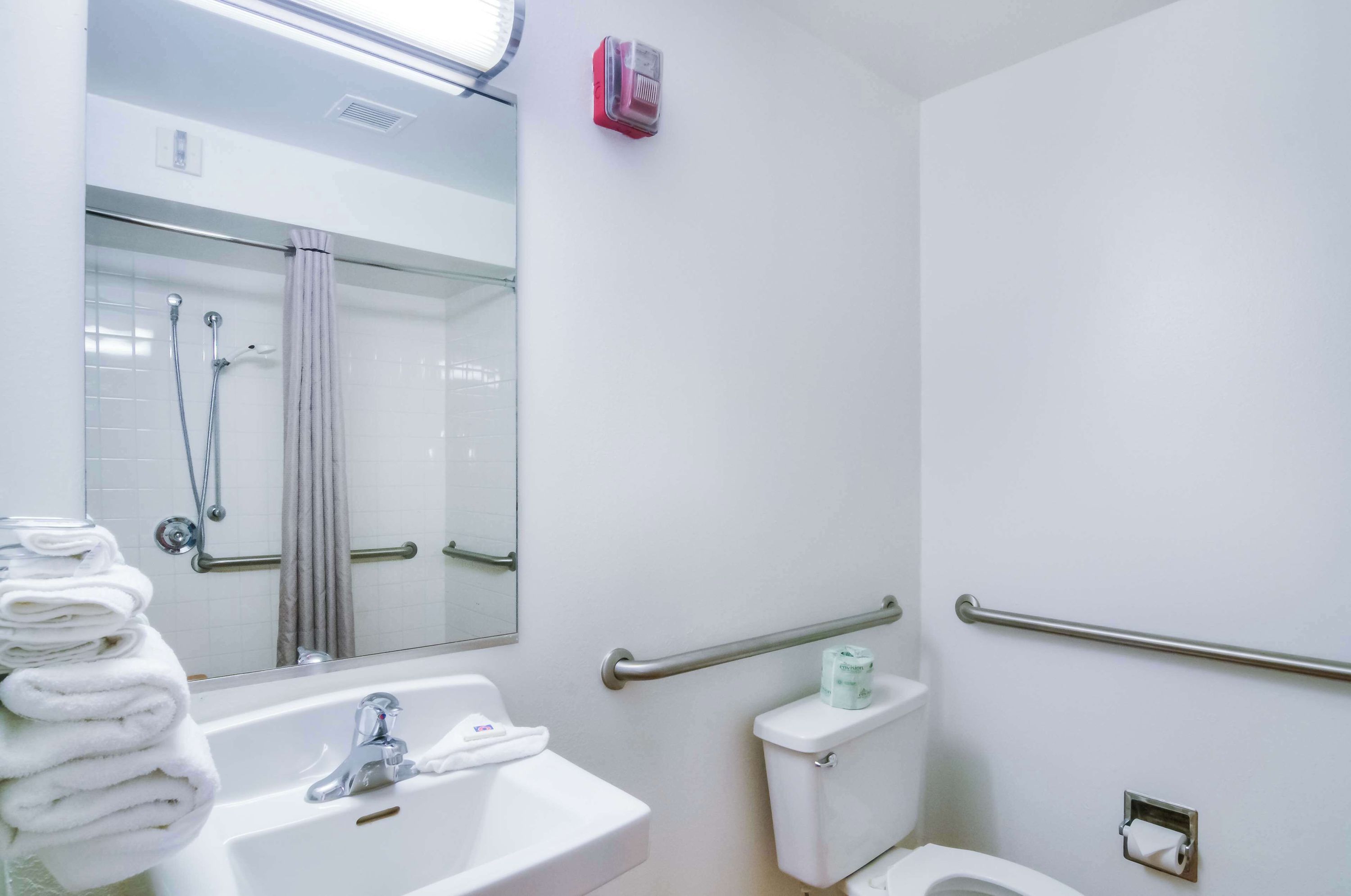 Motel 6-Joliet, Il - Chicago - I-55 - Joliet - Bathroom