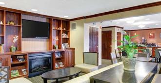 Comfort Inn & Suites Airport Dulles-Gateway - Sterling - Lobi