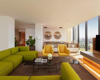 توري ميلينا، أحد فنادق جران ميليا - برشلونة - غرفة معيشة