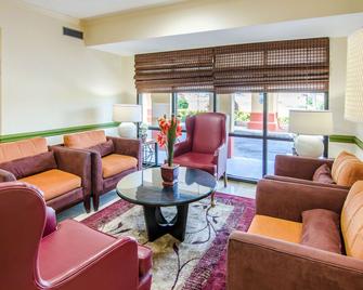 Quality Inn Tanglewood - Roanoke - Sala de estar