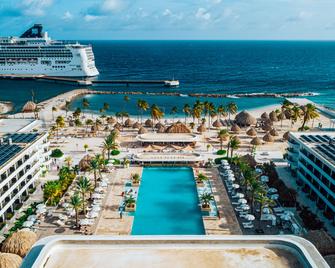 Mangrove Beach Corendon Curacao Resort, Curio by Hilton - Willemstad - Building