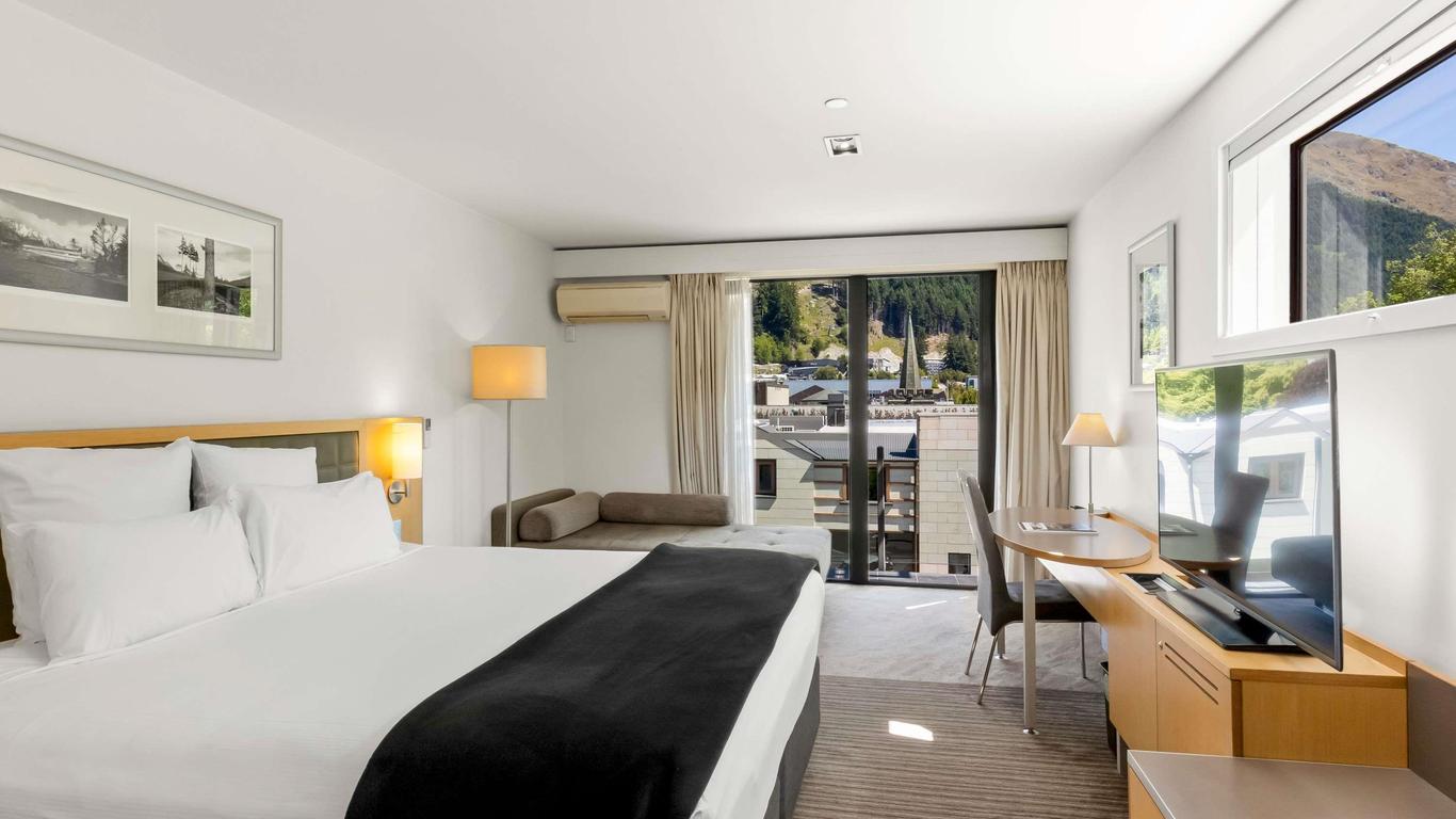 Novotel Queenstown Lakeside