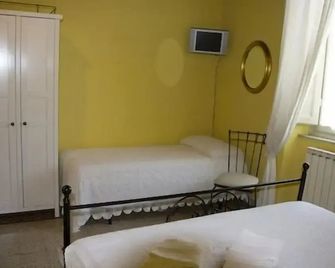 بونانوتي - لوكا - غرفة نوم