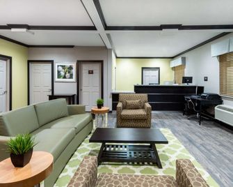 Super 8 by Wyndham Colorado City - Colorado City - Lobby