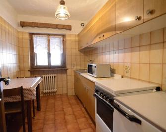 Cà Vallesella D: apartement three beds with wifi close to the centre - San Vito Di Cadore - Keuken