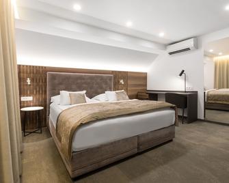 Garni Hotel Cirman - Ljubljana - Bedroom
