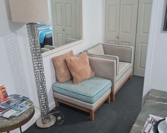 Bell At The Airport Suites Adults Only - Free Airport Transportation - Nasáu - Sala de estar