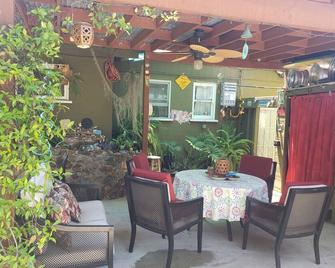 Adorable Lemon Grove Studio Close to All - Lemon Grove - Patio