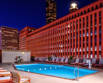 Holiday Inn & Suites Chicago-Downtown By IHG - Chicago - Pool