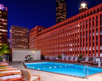 Holiday Inn & Suites Chicago-Downtown By IHG - Chicago - Uima-allas