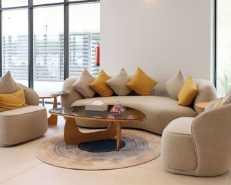 Samt Al Rabwah Serviced Apartments - Riad - Lounge