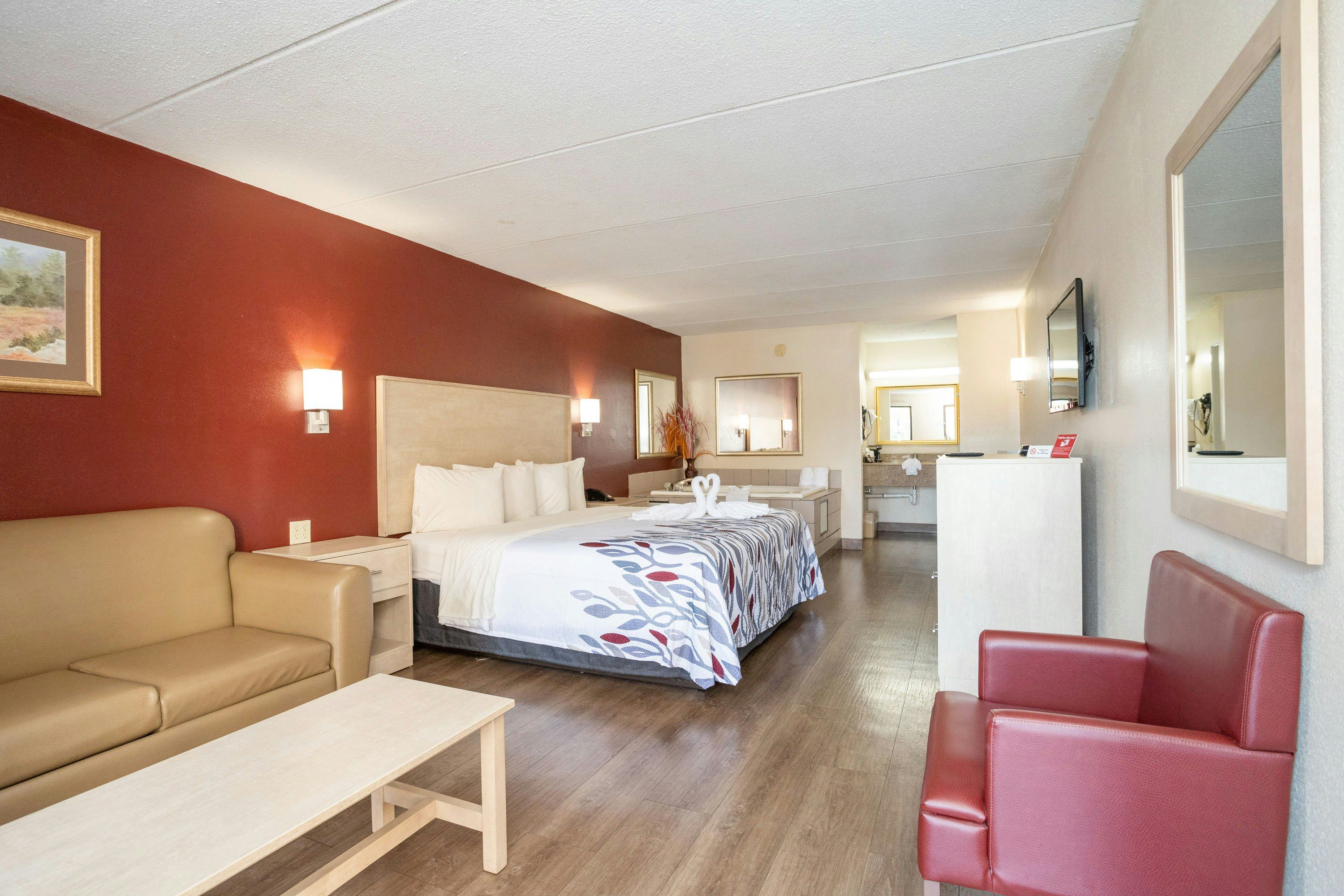 Red Roof Inn & Suites Pigeon Forge - Parkway - פיג'ון פורג' - חדר שינה