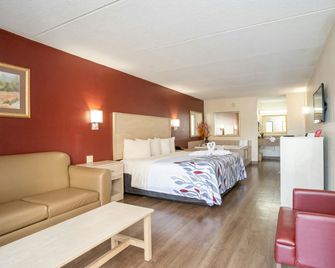 Red Roof Inn & Suites Pigeon Forge - Parkway - Pigeon Forge - Habitación