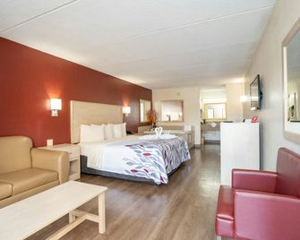 Red Roof Inn & Suites Pigeon Forge - Parkway - פיג'ון פורג' - חדר שינה