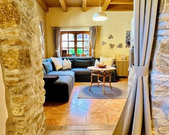 Familiäres & naturnahes Wohnen - Csodakert Lokut - Lókút - Sala de estar