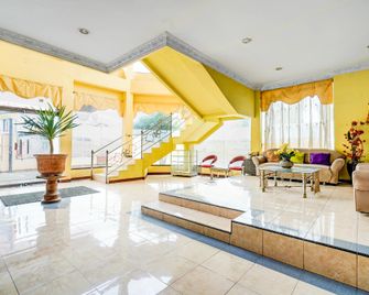 Dancenter Hotel Dian Chandra - Pekalongan - Salónek