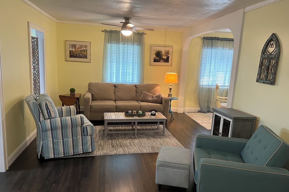 Come for fishing sports festivals and more - Tavares - Living room