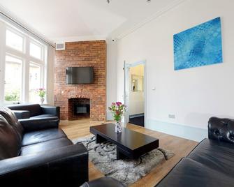 Southsea Rocks Hotel - Portsmouth - Living room