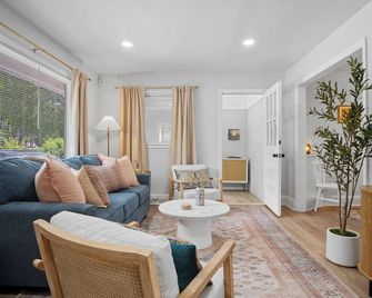 15min to Downtown & Unc - Bbq, Outdoor Games & Dining - Charlotte - Sala de estar