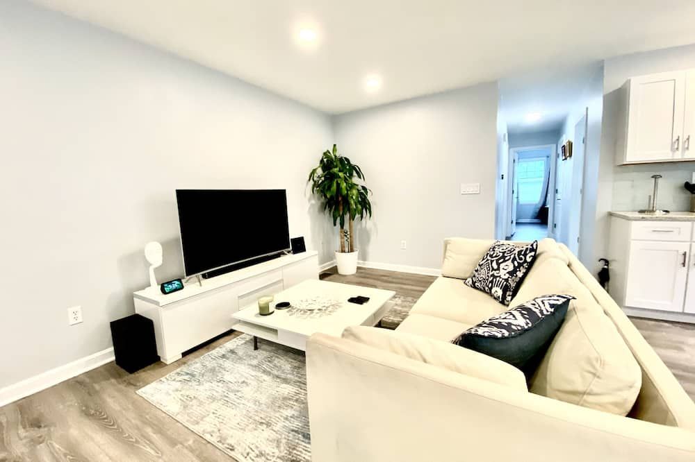 The Longmont Luxury Condo in the heart of providence - Providence - Living room