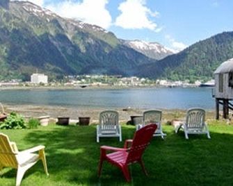 Beachside Villa Luxury Inn - Juneau - Edificio