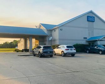 Comfort Crest Inn Smackover - Smackover - Gebouw