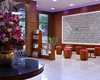 Multazam Hotel Syariah - Kartasura - Lobby