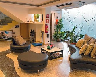 Hotel Alto Mar - קטיה לה מאר - לובי