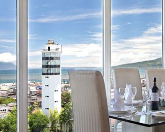 Sintesa Peninsula Hotel - Manado