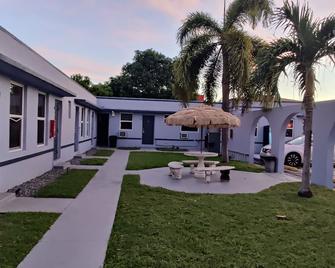 Crown Inn - Fort Lauderdale