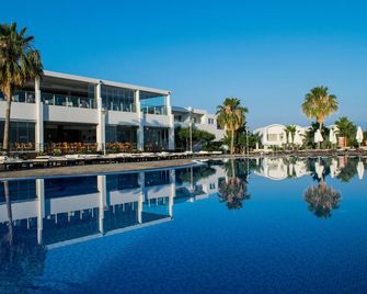 Theo Sunset Bay Hotel - Paphos - Pool