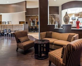 Best Western Plus Lackland Hotel & Suites - San Antonio - Lobby