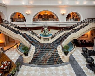 Mövenpick Hotel & Apartments Bur Dubai - Dubái - Lobby