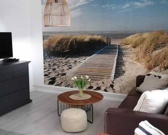 Ferienhaus am Neustädter See mit Großem Garten und Spielplatz, 5 Minuten zum See - Neustadt Glewe